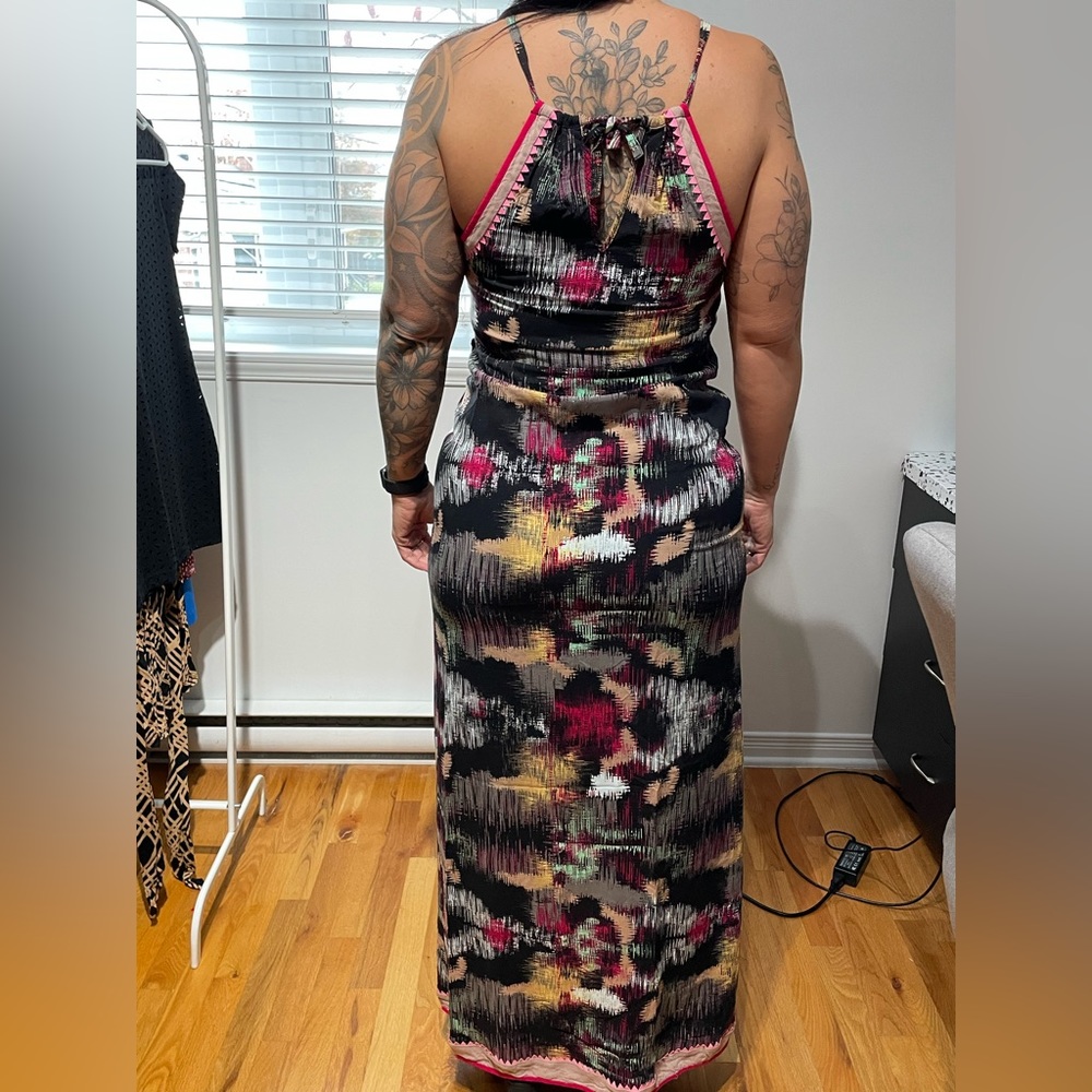 Dress - Picture 8 of 8